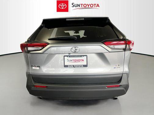 2025 Toyota RAV4 Hybrid SE