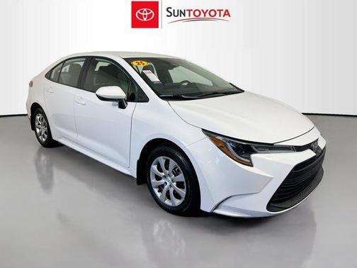 Ice Cap 2025 Toyota Corolla LE