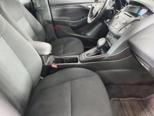 BLUE CANDY TINTED CLEARCOAT 2017 Ford Focus SE