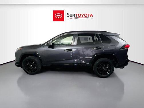 2022 Toyota RAV4 Hybrid SE