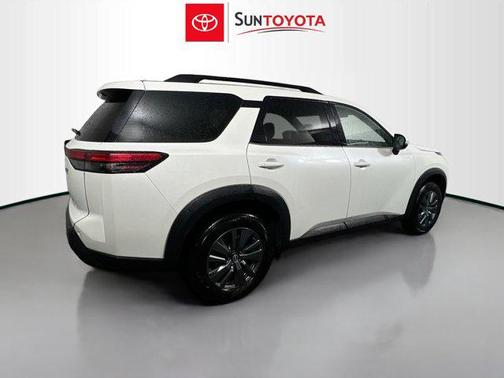 Pearl White Tricoat 2024 Nissan Pathfinder SV FWD