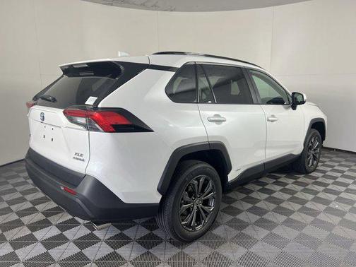 2023 Toyota RAV4 Hybrid XLE Premium