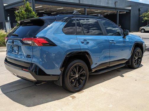 2022 Toyota RAV4 Hybrid SE