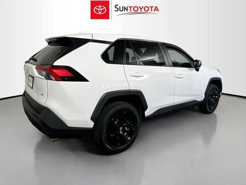 Ice Cap 2024 Toyota RAV4 LE