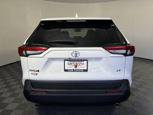 Ice Cap 2024 Toyota RAV4 LE