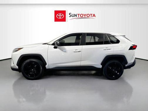 Ice Cap 2024 Toyota RAV4 LE