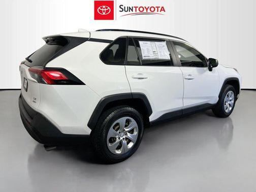 2020 Toyota RAV4 LE