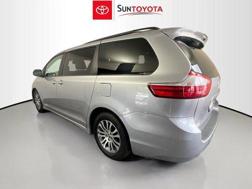 2018 Toyota Sienna XLE