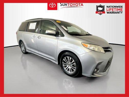 2018 Toyota Sienna XLE