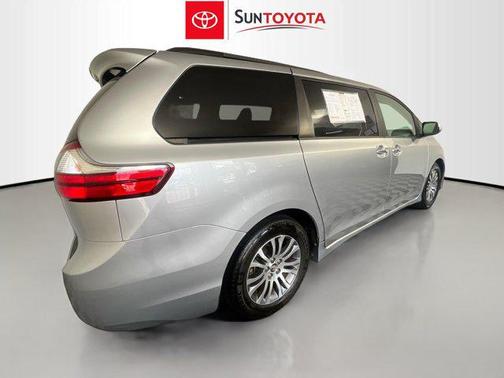 2018 Toyota Sienna XLE