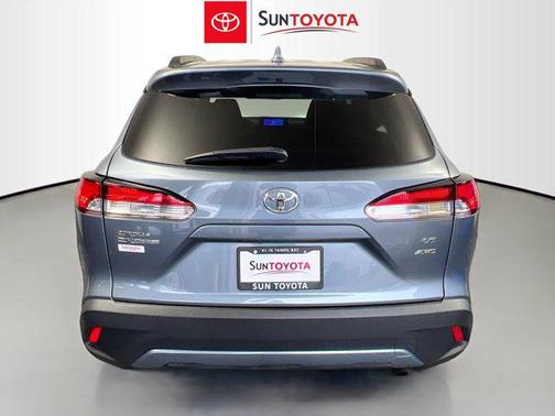2024 Toyota Corolla Cross LE