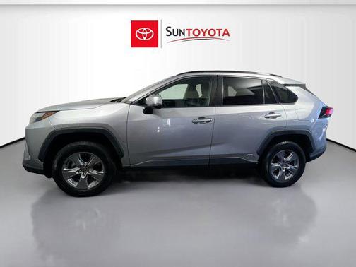 2022 Toyota RAV4 Hybrid XLE