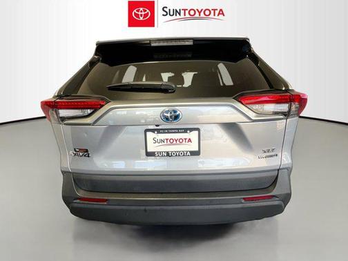 2022 Toyota RAV4 Hybrid XLE