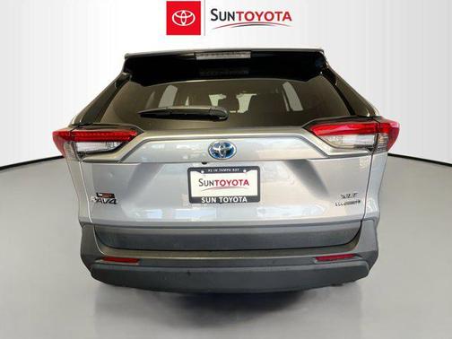 2022 Toyota RAV4 Hybrid XLE