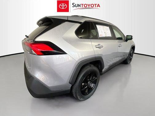 2022 Toyota RAV4 Hybrid XLE