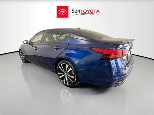 2021 Nissan Altima SR FWD