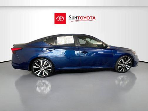 2021 Nissan Altima SR FWD