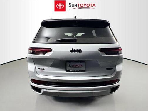 Bright White Clearcoat 2024 Jeep Grand Cherokee L Summit Reserve