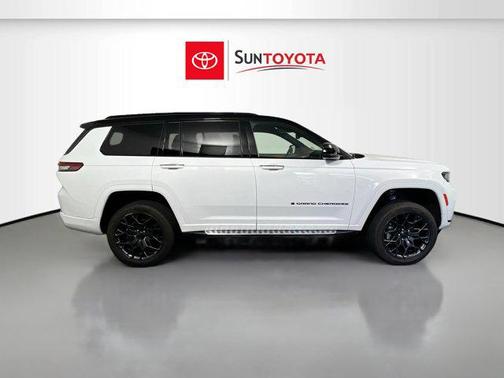 Bright White Clearcoat 2024 Jeep Grand Cherokee L Summit Reserve