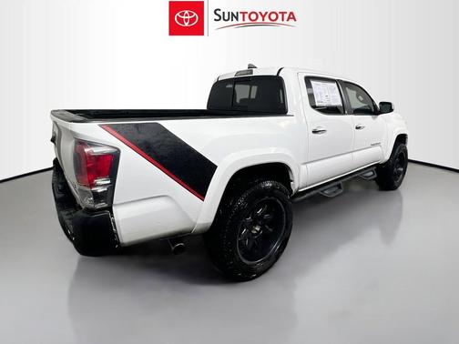 Super White 2017 Toyota Tacoma Limited