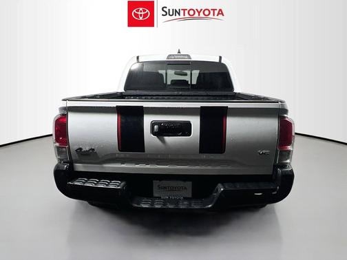 Super White 2017 Toyota Tacoma Limited
