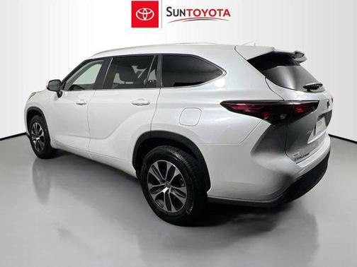 2025 Toyota Highlander XLE