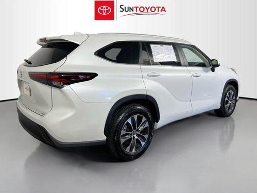 2025 Toyota Highlander XLE