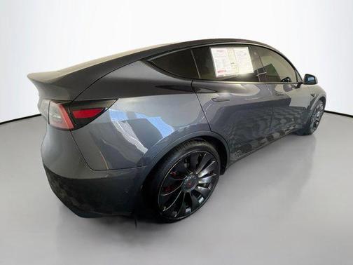 2022 Tesla Model Y Long Range Dual Motor All-Wheel Drive