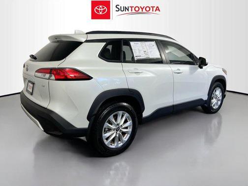 2024 Toyota Corolla Cross LE