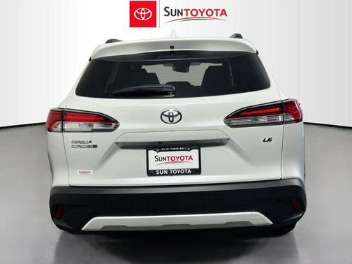 2024 Toyota Corolla Cross LE