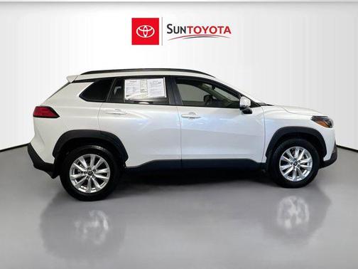 2024 Toyota Corolla Cross LE