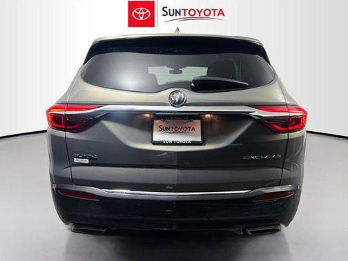 Pepperdust Metallic 2018 Buick Enclave Essence