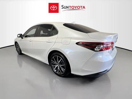 2023 Toyota Camry Hybrid XLE