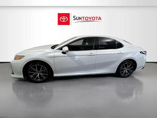 2023 Toyota Camry Hybrid XLE