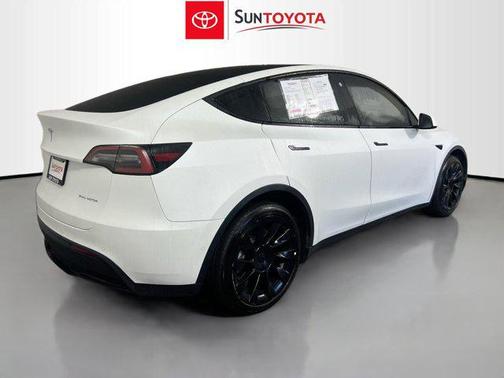 2022 Tesla Model Y Long Range Dual Motor All-Wheel Drive