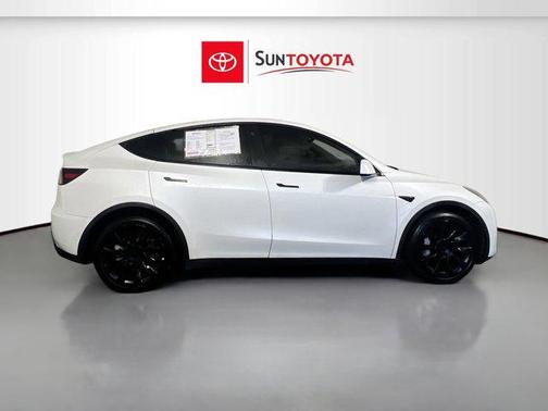 2022 Tesla Model Y Long Range Dual Motor All-Wheel Drive