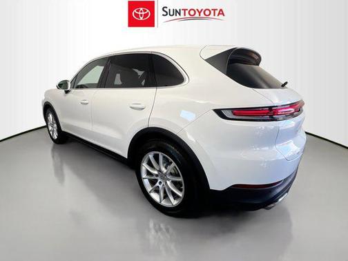 2024 Porsche Cayenne Base