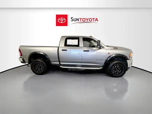 2019 RAM 3500 Tradesman Crew Cab 4x4 6'4' Box