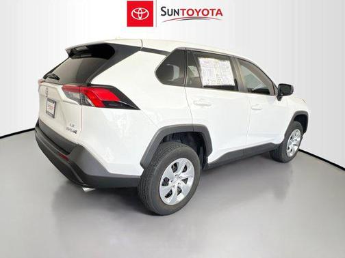 2022 Toyota RAV4 LE