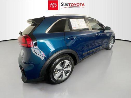 2022 Kia Niro LX