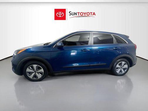2022 Kia Niro LX