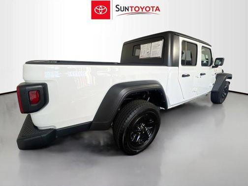 2023 Jeep Gladiator Sport S