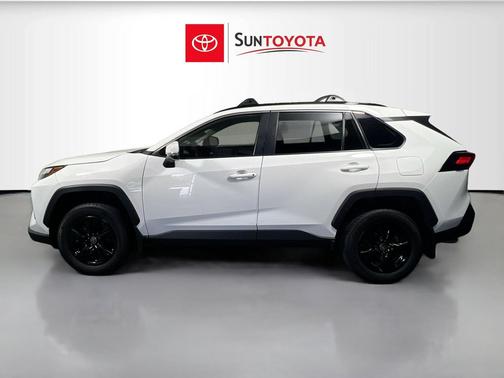 Ice Cap 2023 Toyota RAV4 XLE