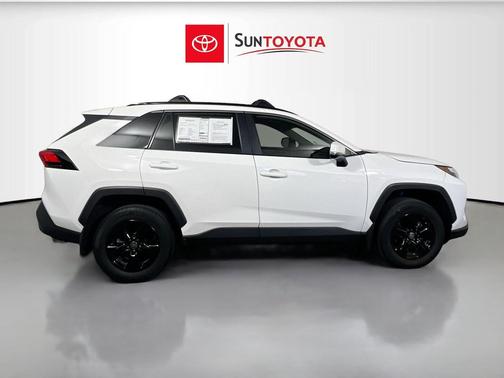 Ice Cap 2023 Toyota RAV4 XLE