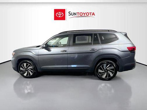 Platinum Gray Metallic 2024 Volkswagen Atlas 2.0T SE w/Technology