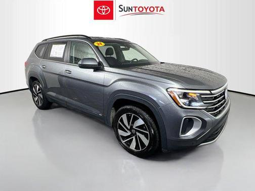 Platinum Gray Metallic 2024 Volkswagen Atlas 2.0T SE w/Technology