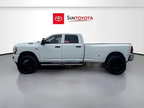Bright White Clearcoat 2024 RAM 3500 Tradesman Crew Cab 4x4 8' Box