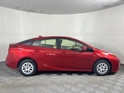 2019 Toyota Prius LE
