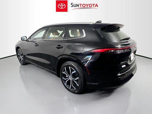 Black 2025 Toyota Crown Signia XLE