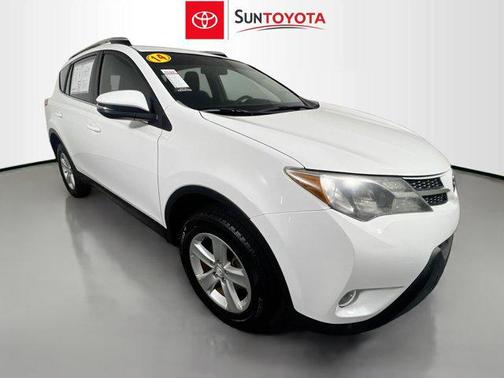 Super White 2014 Toyota RAV4 XLE